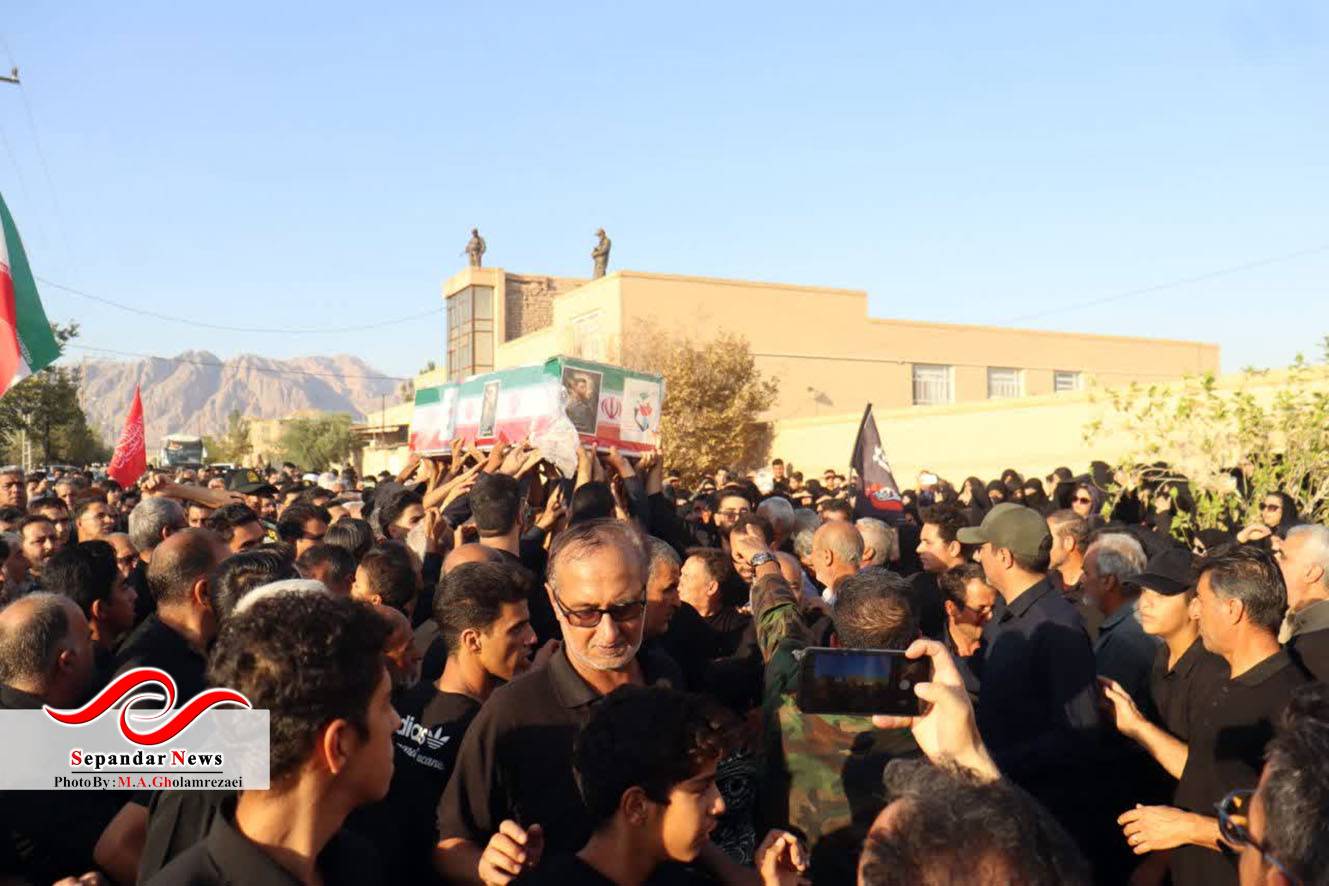 خداحافظ رفیق ...
گزارش تصویری مراسم وداع و تشییع شهدای رفسنجانی آسایشگاه ارتش منطقه بمپور
در قاب دوربین محمد امین غلامرضایی