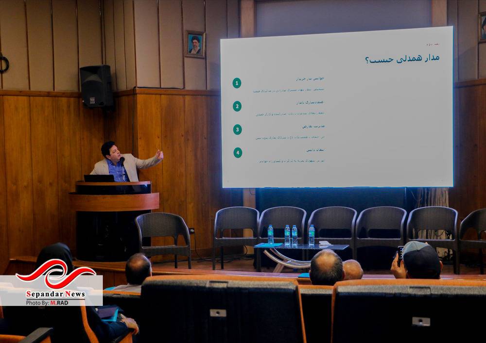طنین آوای راغب در باغ سبز پسته رفسنجان
