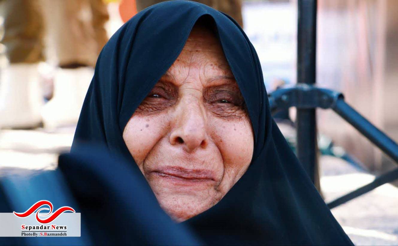 خداحافظ رفیق ...
گزارش تصویری مراسم وداع و تشییع شهدای رفسنجانی آسایشگاه ارتش منطقه بمپور
در قاب دوربین سعیده بازمانده