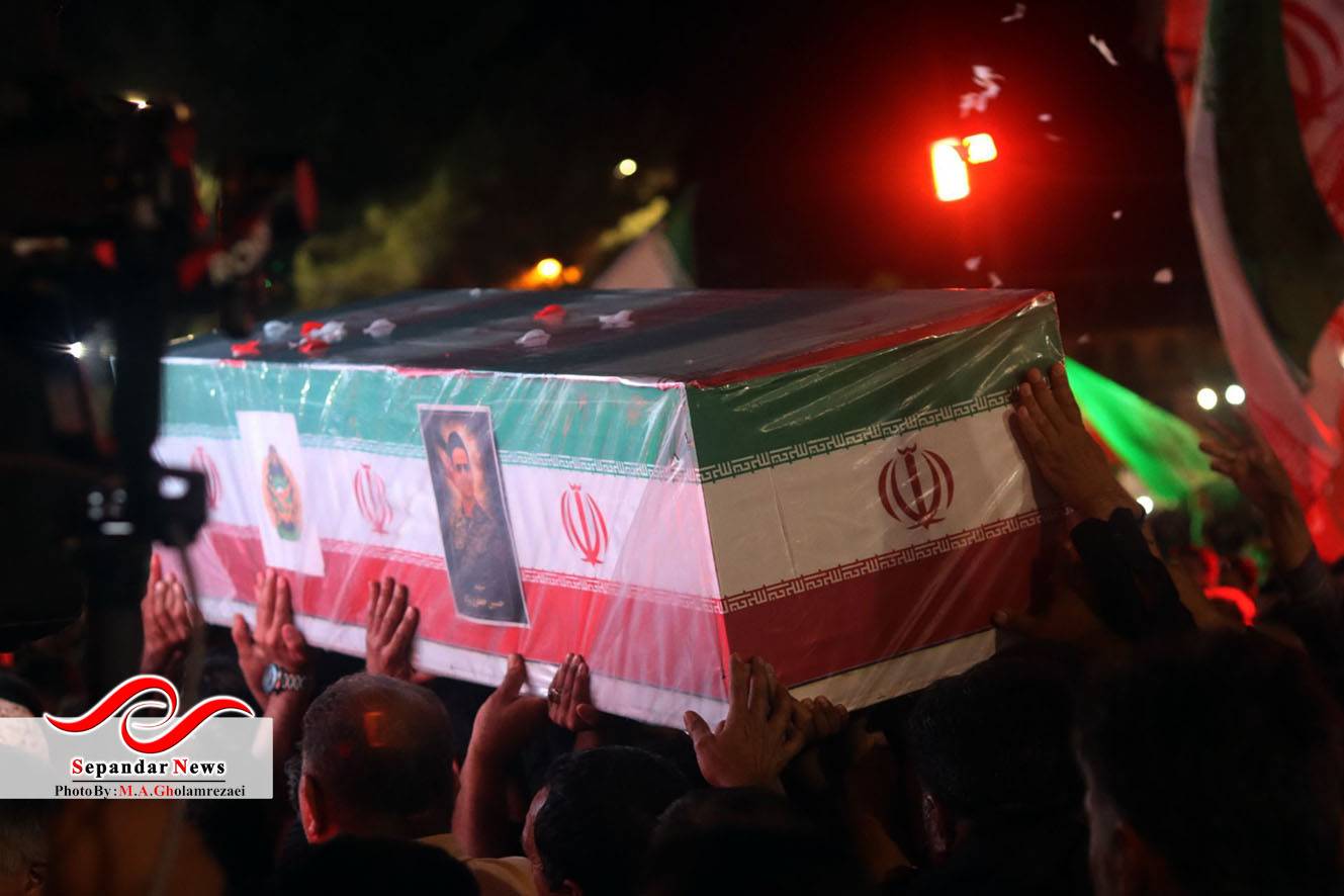 خداحافظ رفیق ...
گزارش تصویری مراسم وداع و تشییع شهدای رفسنجانی آسایشگاه ارتش منطقه بمپور
در قاب دوربین محمد امین غلامرضایی