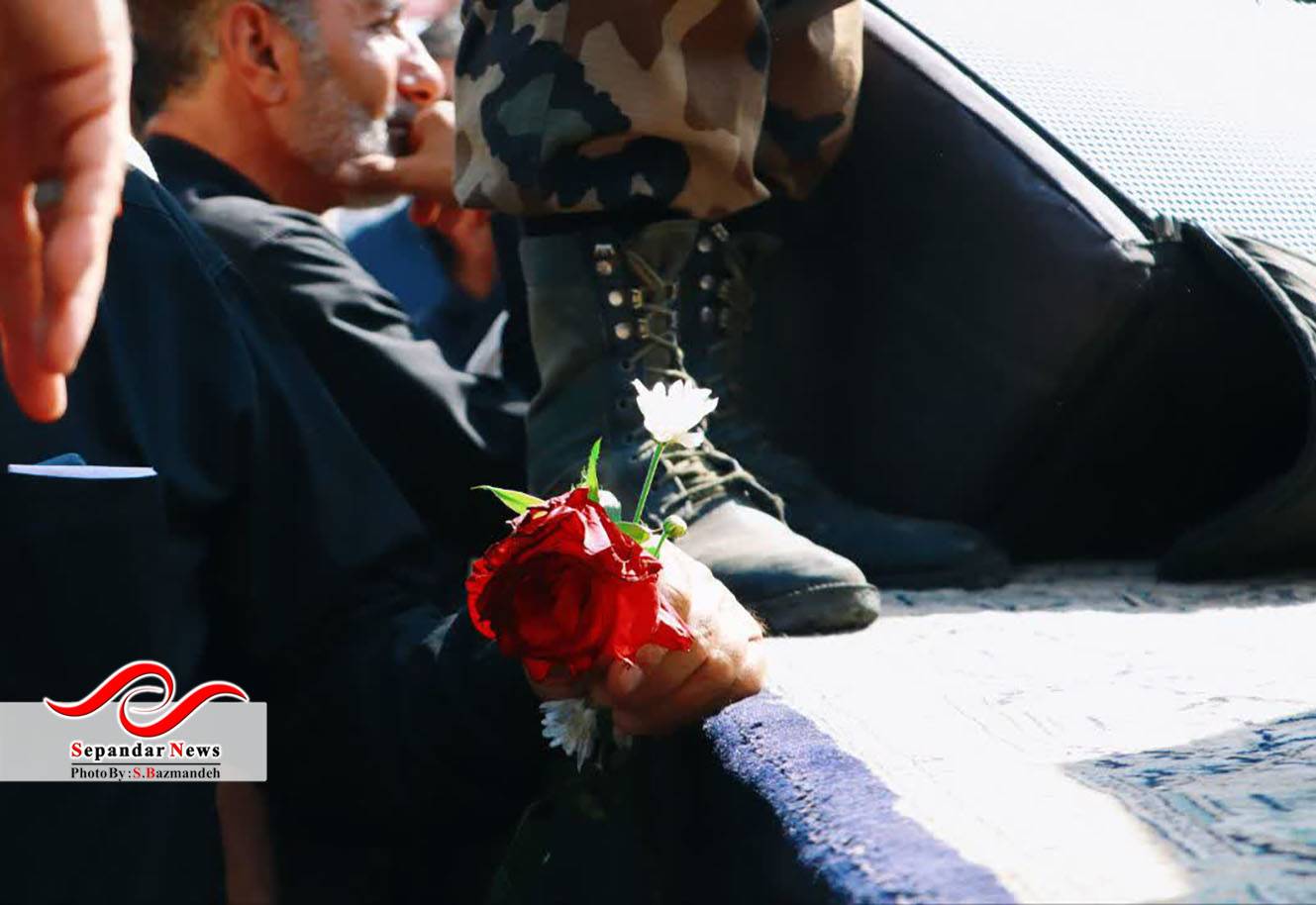 خداحافظ رفیق ...
گزارش تصویری مراسم وداع و تشییع شهدای رفسنجانی آسایشگاه ارتش منطقه بمپور
در قاب دوربین سعیده بازمانده