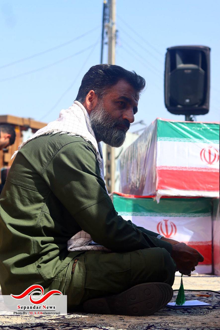 خداحافظ رفیق ...
گزارش تصویری مراسم وداع و تشییع شهدای رفسنجانی آسایشگاه ارتش منطقه بمپور
در قاب دوربین محمد امین غلامرضایی