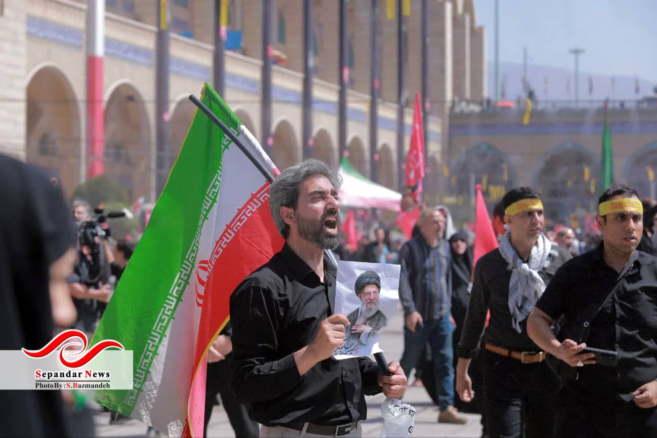 عکس سعیده بازمانده مراسم بدرقه آقای شهید ایران 14تیرماه 1405