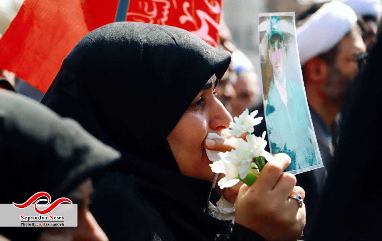 خداحافظ رفیق ...
گزارش تصویری مراسم وداع و تشییع شهدای رفسنجانی آسایشگاه ارتش منطقه بمپور
در قاب دوربین سعیده بازمانده