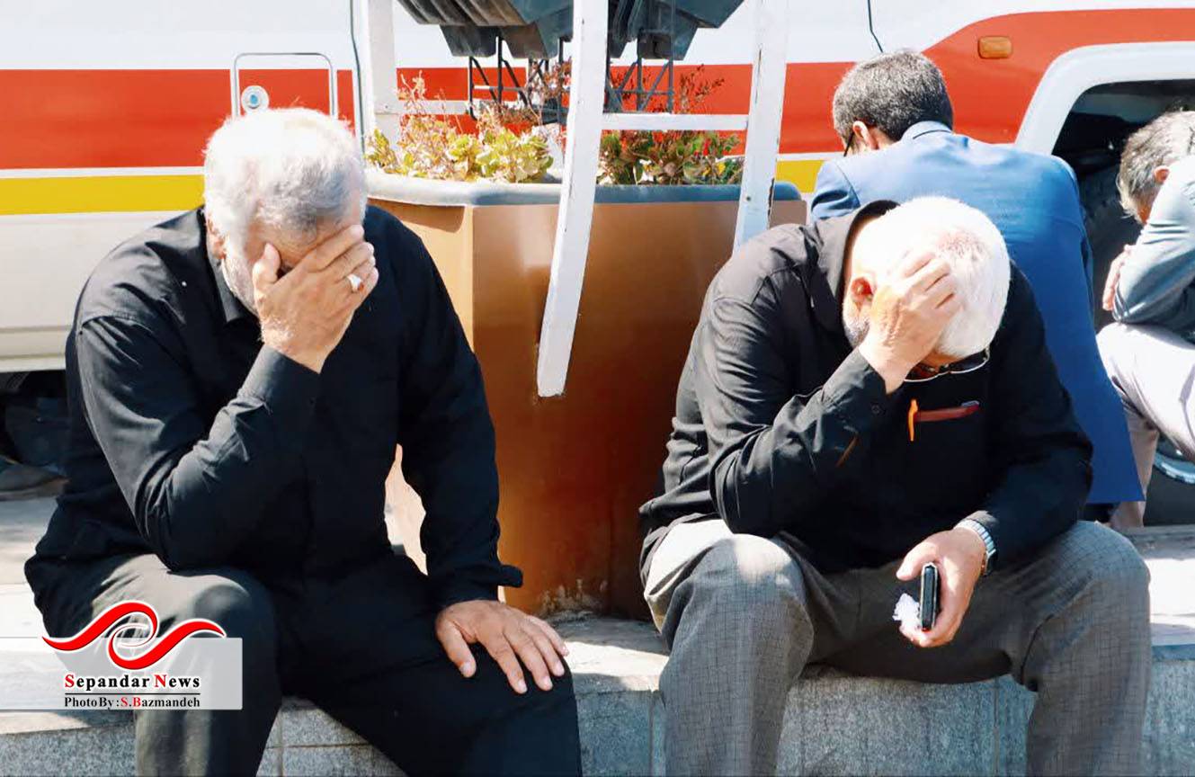 خداحافظ رفیق ...
گزارش تصویری مراسم وداع و تشییع شهدای رفسنجانی آسایشگاه ارتش منطقه بمپور
در قاب دوربین سعیده بازمانده