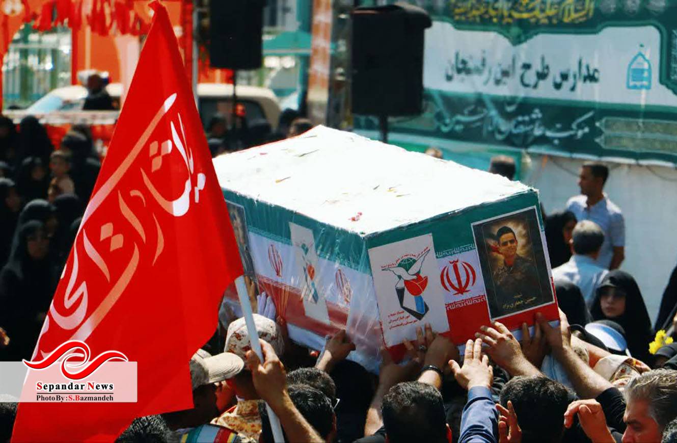 خداحافظ رفیق ...
گزارش تصویری مراسم وداع و تشییع شهدای رفسنجانی آسایشگاه ارتش منطقه بمپور
در قاب دوربین سعیده بازمانده