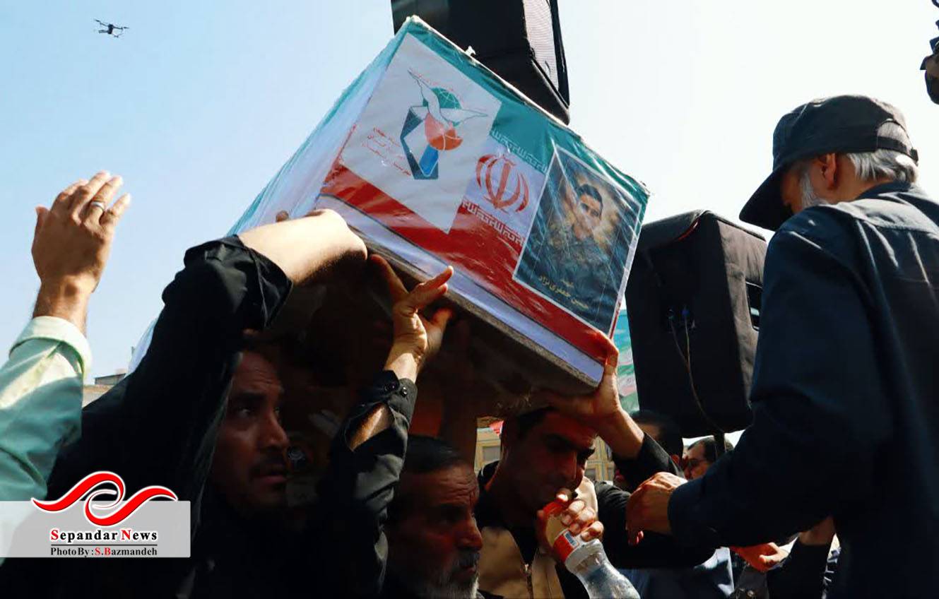 خداحافظ رفیق ...
گزارش تصویری مراسم وداع و تشییع شهدای رفسنجانی آسایشگاه ارتش منطقه بمپور
در قاب دوربین سعیده بازمانده