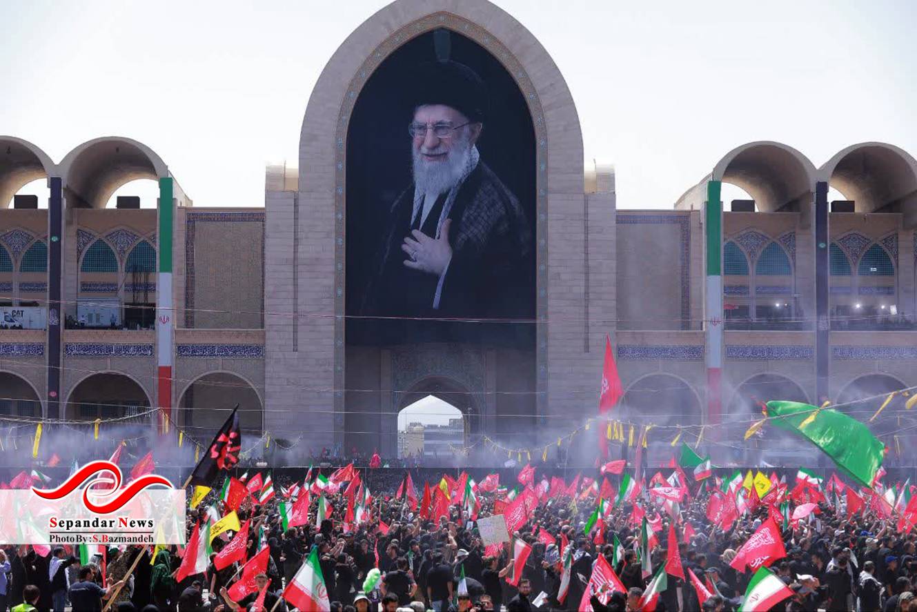 عکس سعیده بازمانده مراسم بدرقه آقای شهید ایران 14تیرماه 1405
