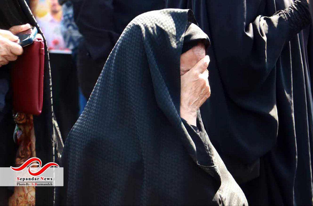 خداحافظ رفیق ...
گزارش تصویری مراسم وداع و تشییع شهدای رفسنجانی آسایشگاه ارتش منطقه بمپور
در قاب دوربین سعیده بازمانده