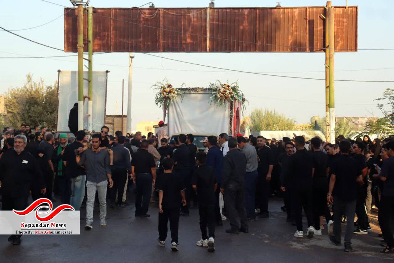 خداحافظ رفیق ...
گزارش تصویری مراسم وداع و تشییع شهدای رفسنجانی آسایشگاه ارتش منطقه بمپور
در قاب دوربین محمد امین غلامرضایی