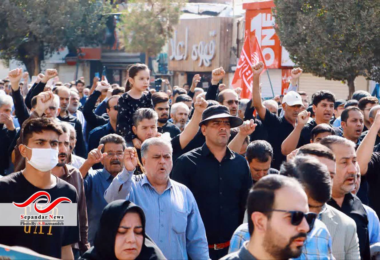 خداحافظ رفیق ...
گزارش تصویری مراسم وداع و تشییع شهدای رفسنجانی آسایشگاه ارتش منطقه بمپور
در قاب دوربین سعیده بازمانده