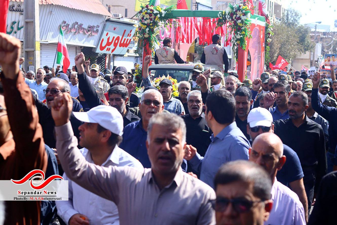 خداحافظ رفیق ...
گزارش تصویری مراسم وداع و تشییع شهدای رفسنجانی آسایشگاه ارتش منطقه بمپور
در قاب دوربین محمد امین غلامرضایی