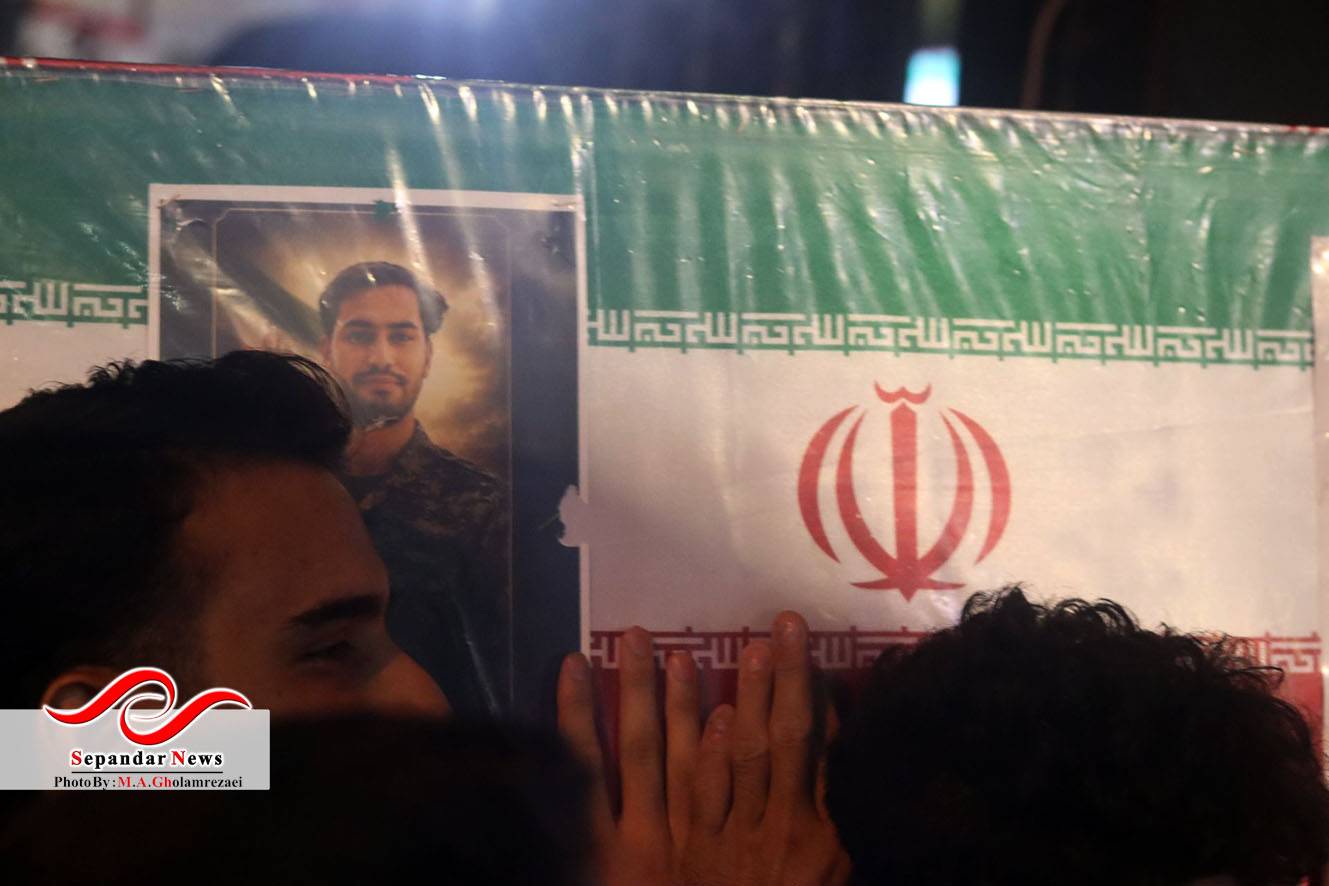 خداحافظ رفیق ...
گزارش تصویری مراسم وداع و تشییع شهدای رفسنجانی آسایشگاه ارتش منطقه بمپور
در قاب دوربین محمد امین غلامرضایی