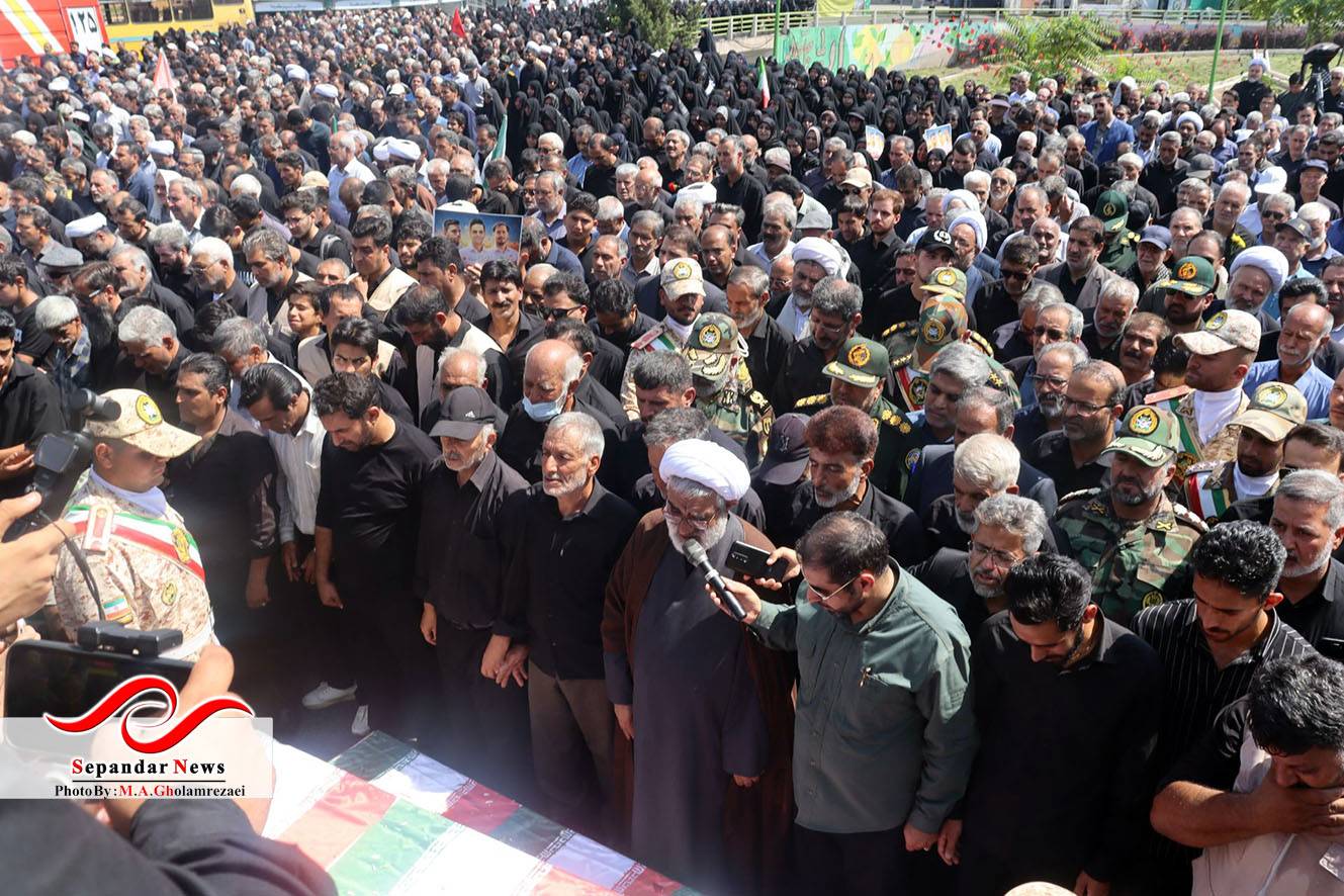 خداحافظ رفیق ...
گزارش تصویری مراسم وداع و تشییع شهدای رفسنجانی آسایشگاه ارتش منطقه بمپور
در قاب دوربین محمد امین غلامرضایی