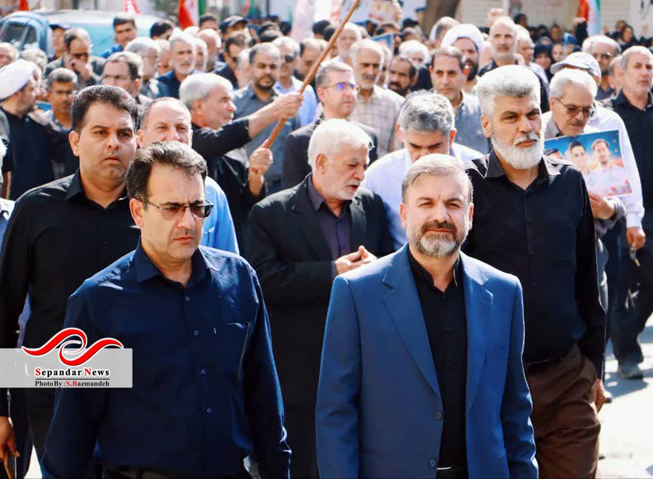 خداحافظ رفیق ...
گزارش تصویری مراسم وداع و تشییع شهدای رفسنجانی آسایشگاه ارتش منطقه بمپور
در قاب دوربین سعیده بازمانده