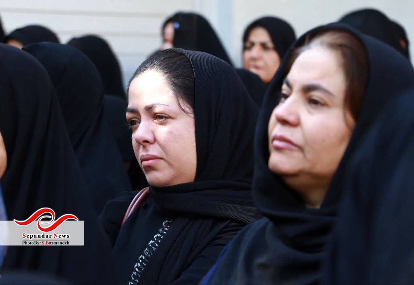 خداحافظ رفیق ...
گزارش تصویری مراسم وداع و تشییع شهدای رفسنجانی آسایشگاه ارتش منطقه بمپور
در قاب دوربین سعیده بازمانده