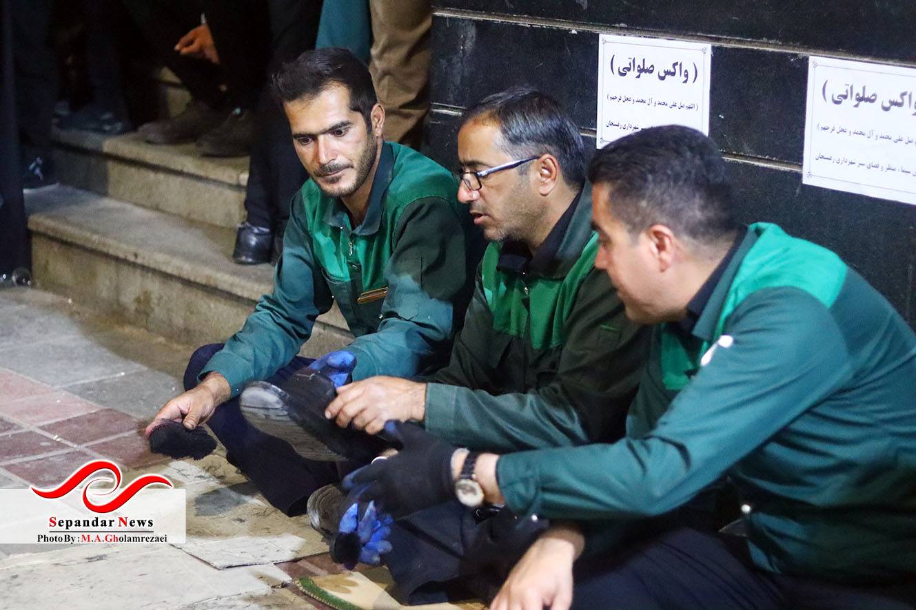 سبزپوشانی که این شبها جوری دیگر سیما شهر را زیبا می کنند