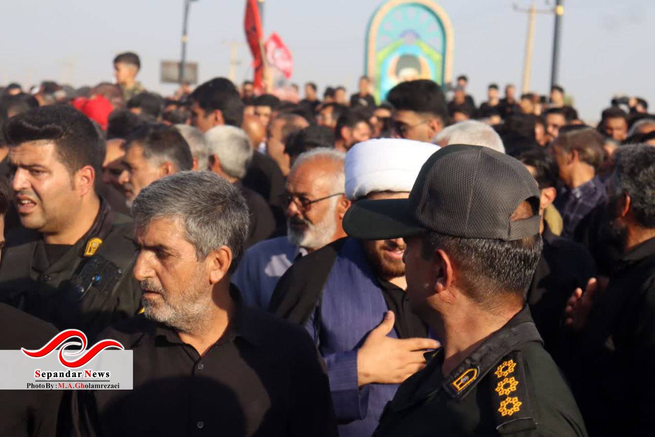 خداحافظ رفیق ...
گزارش تصویری مراسم وداع و تشییع شهدای رفسنجانی آسایشگاه ارتش منطقه بمپور
در قاب دوربین محمد امین غلامرضایی