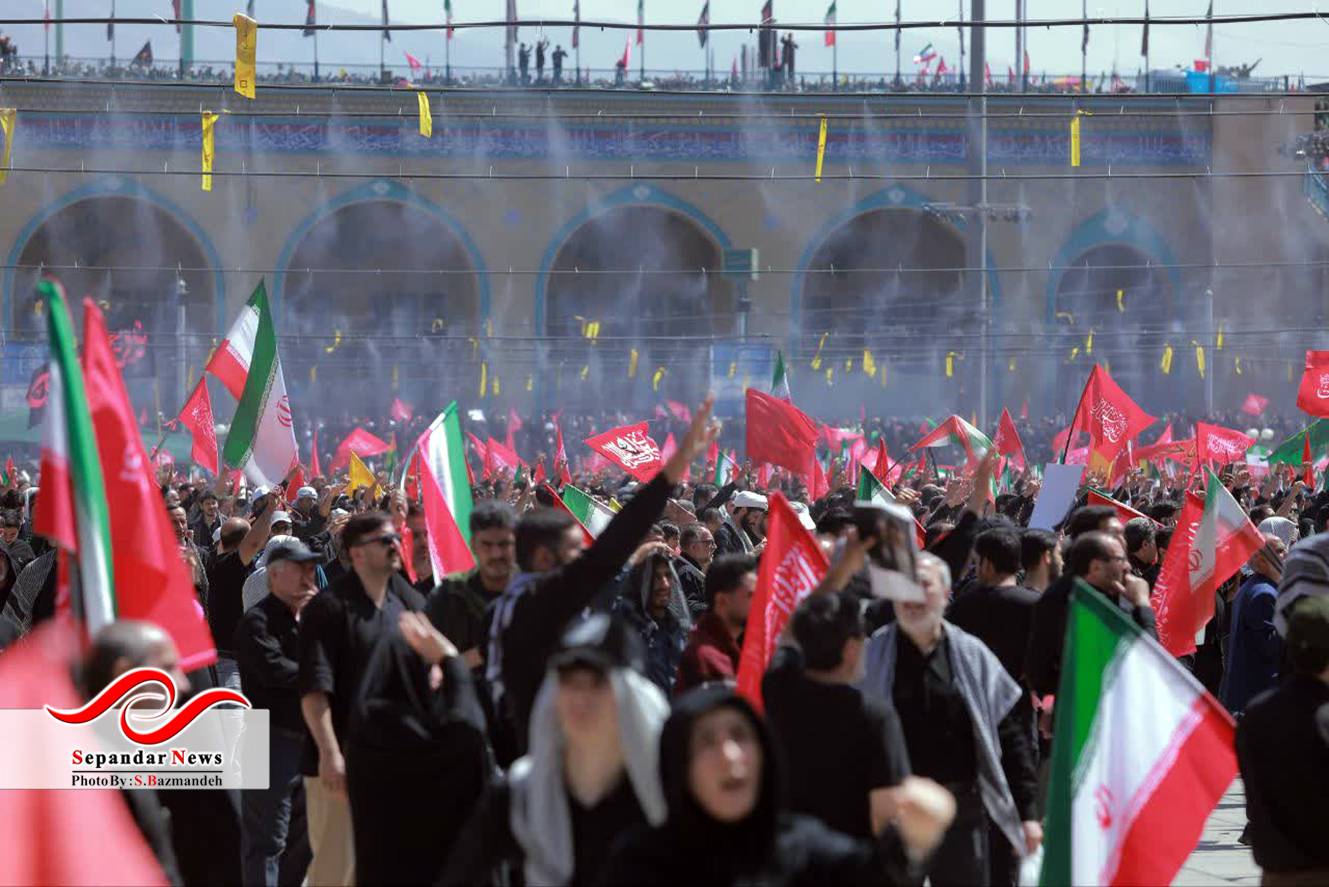 عکس سعیده بازمانده مراسم بدرقه آقای شهید ایران 14تیرماه 1405