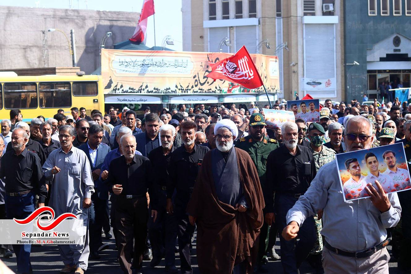 خداحافظ رفیق ...
گزارش تصویری مراسم وداع و تشییع شهدای رفسنجانی آسایشگاه ارتش منطقه بمپور
در قاب دوربین محمد امین غلامرضایی