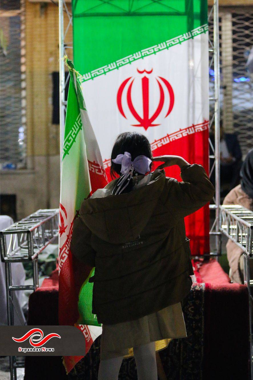 سلام نظامیبه پرچم همزمان با هفته هنر انقلاب اسلامی