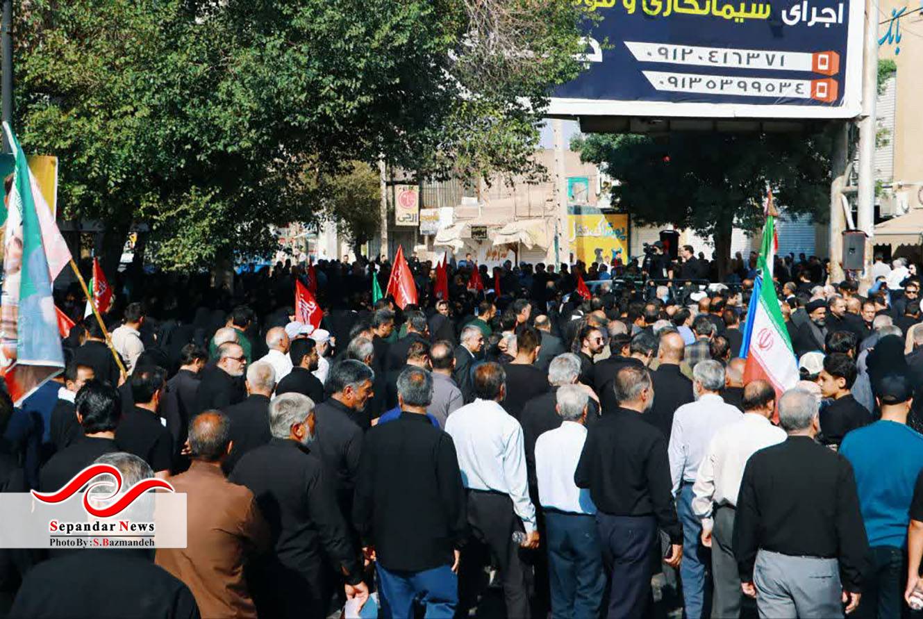 خداحافظ رفیق ...
گزارش تصویری مراسم وداع و تشییع شهدای رفسنجانی آسایشگاه ارتش منطقه بمپور
در قاب دوربین سعیده بازمانده