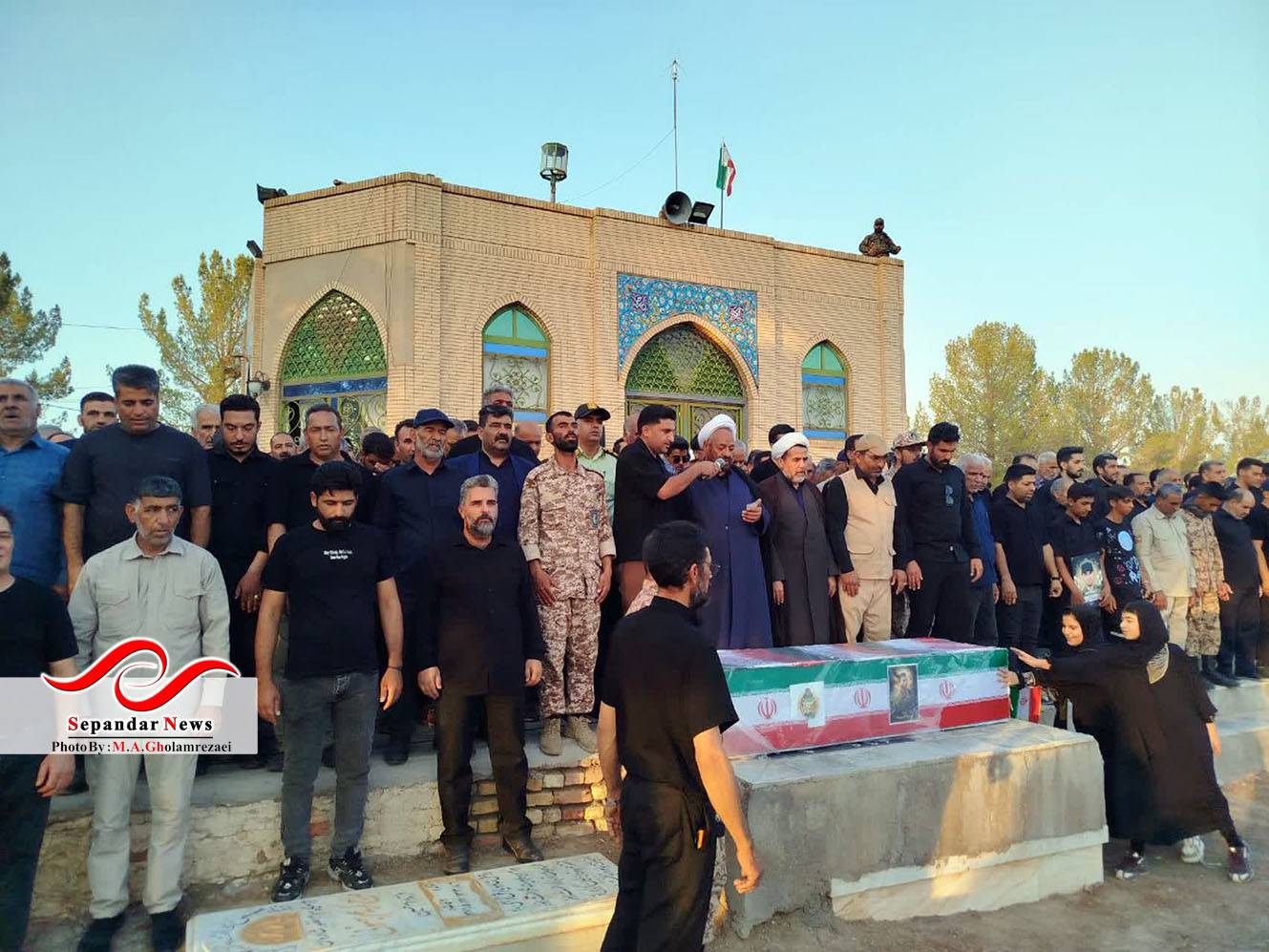 خداحافظ رفیق ...
گزارش تصویری مراسم وداع و تشییع شهدای رفسنجانی آسایشگاه ارتش منطقه بمپور
در قاب دوربین محمد امین غلامرضایی