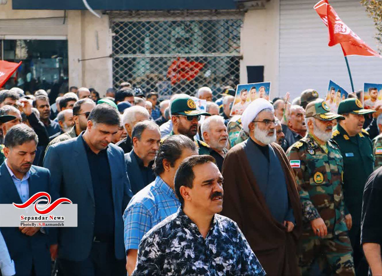 خداحافظ رفیق ...
گزارش تصویری مراسم وداع و تشییع شهدای رفسنجانی آسایشگاه ارتش منطقه بمپور
در قاب دوربین سعیده بازمانده