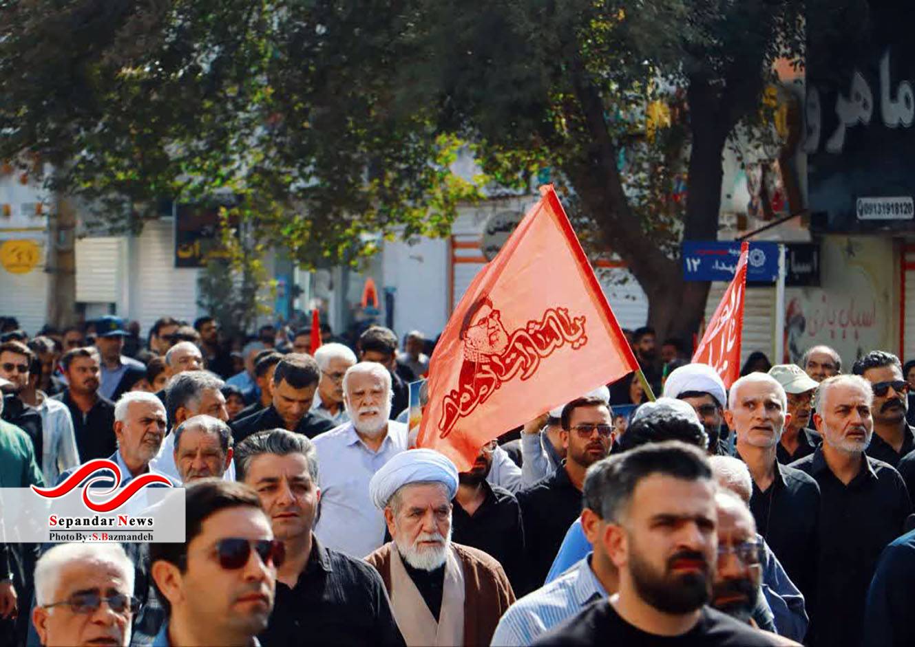 خداحافظ رفیق ...
گزارش تصویری مراسم وداع و تشییع شهدای رفسنجانی آسایشگاه ارتش منطقه بمپور
در قاب دوربین سعیده بازمانده
