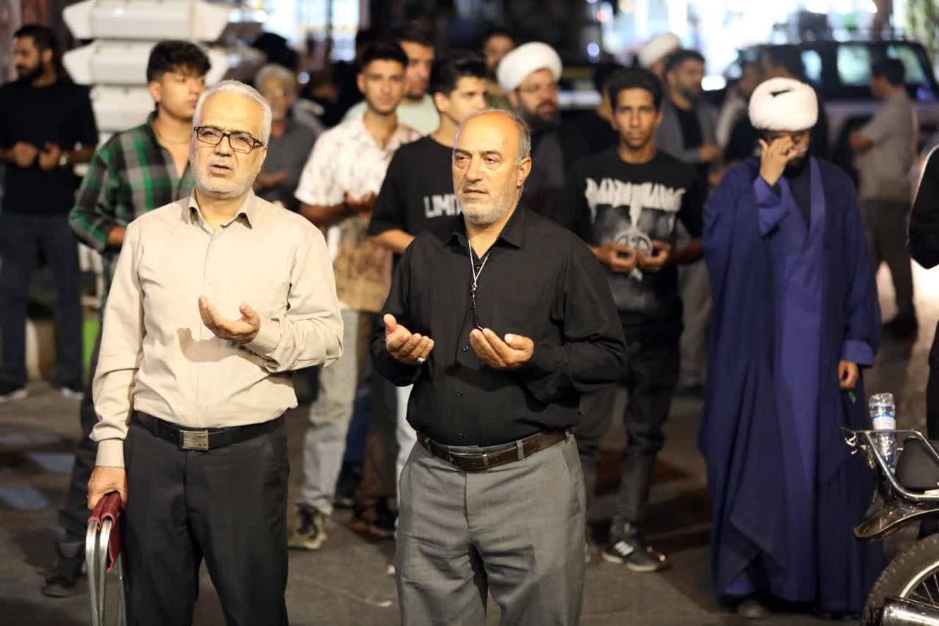 و باری دیگر از صمیم قلبشان با رهبر معظم انقلاب اسلامی بیعت نمودند