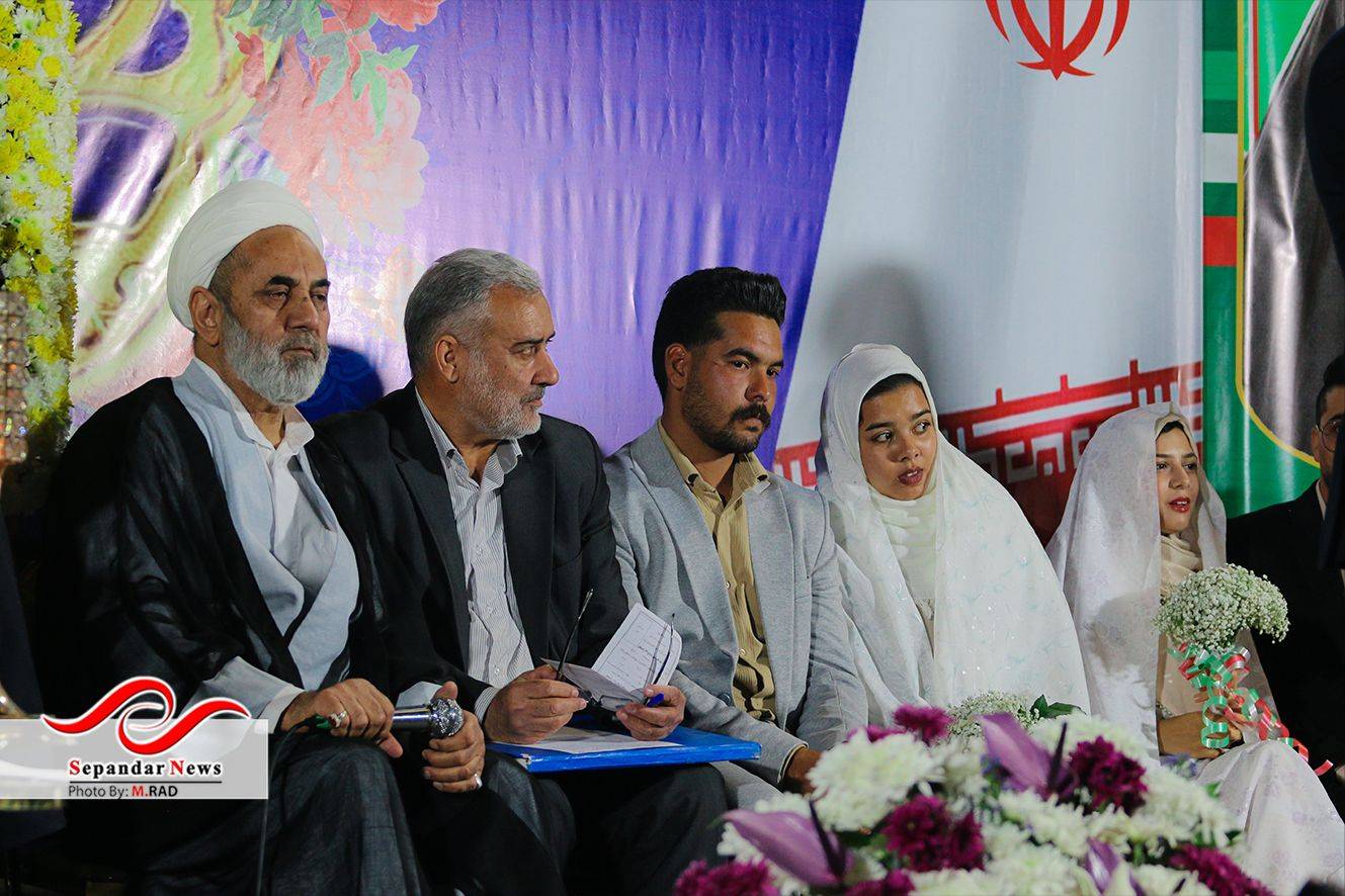 ازدواج آسان سه زوج رفسنجانی در هفتادو نهمین قرار شبانه مردم  رفسنجان درمیدان شهید سلیمانی 