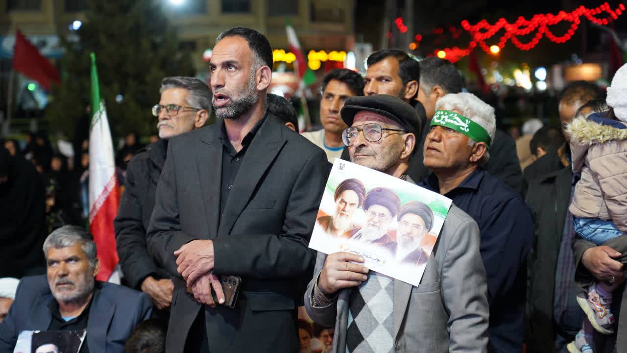 گزارش تصویری بیست و نهمین قرار شبانه مردم رفسنجان با حضور حاج حسین یکتا در میدان شهید سلیمانی