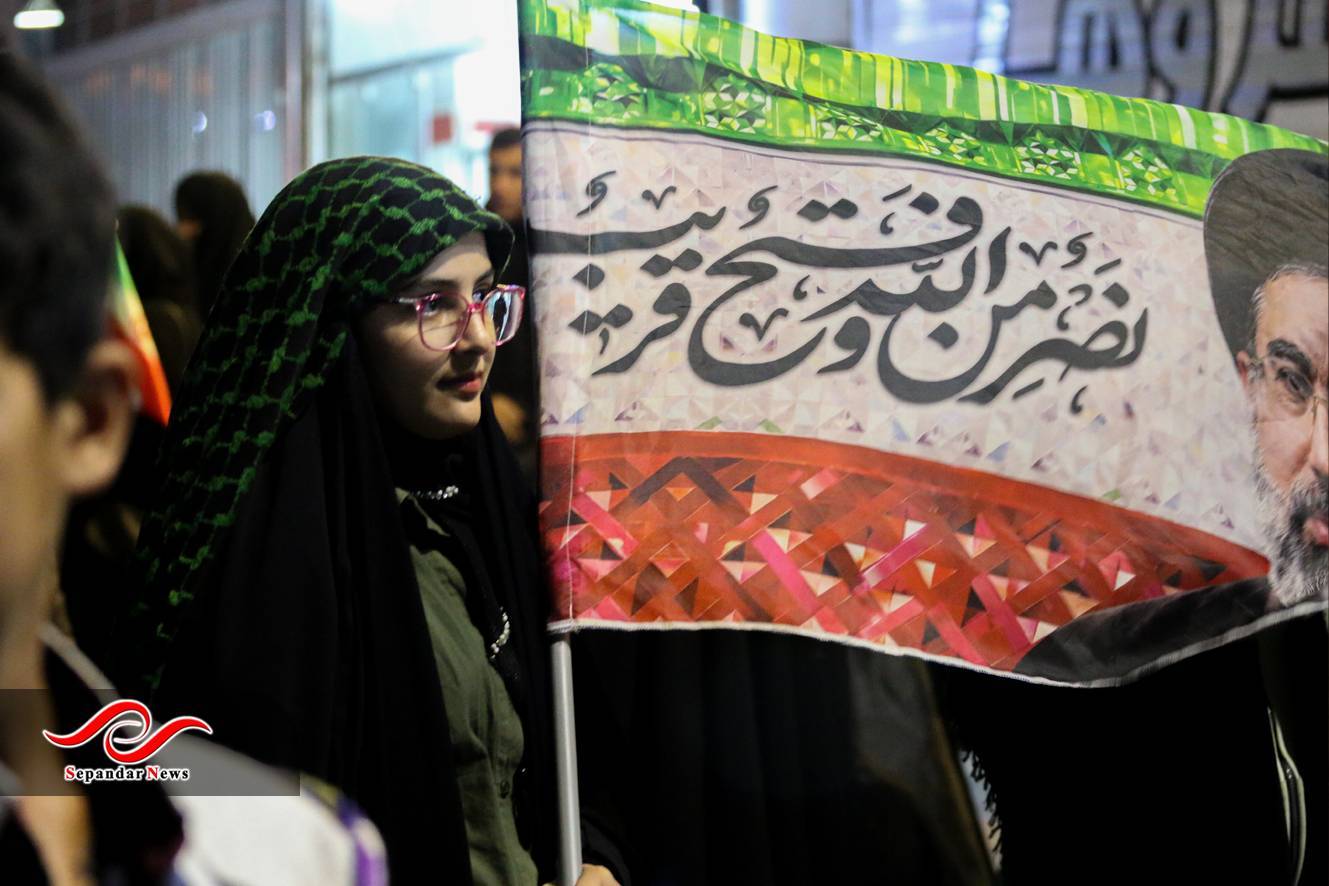  گزارش تصویری سی و یکمین قرار شبانه مردم رفسنجان در میدان شهید سلیمانی

 عکس: محمد احمدی راد
