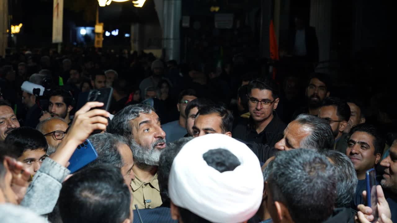 گزارش تصویری بیست و نهمین قرار شبانه مردم رفسنجان با حضور حاج حسین یکتا در میدان شهید سلیمانی