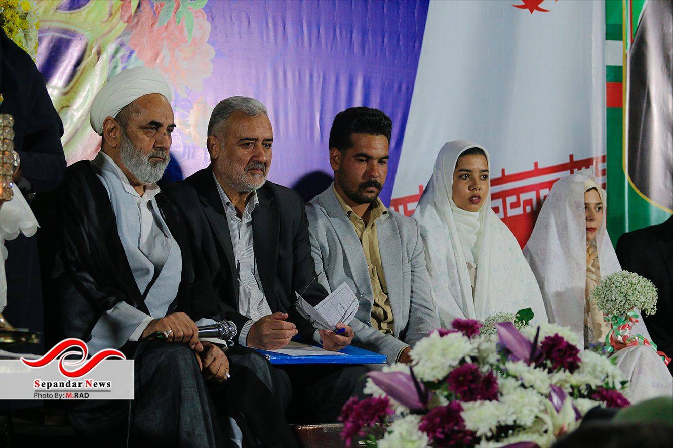 ازدواج آسان سه زوج رفسنجانی در هفتادو نهمین قرار شبانه مردم  رفسنجان درمیدان شهید سلیمانی 