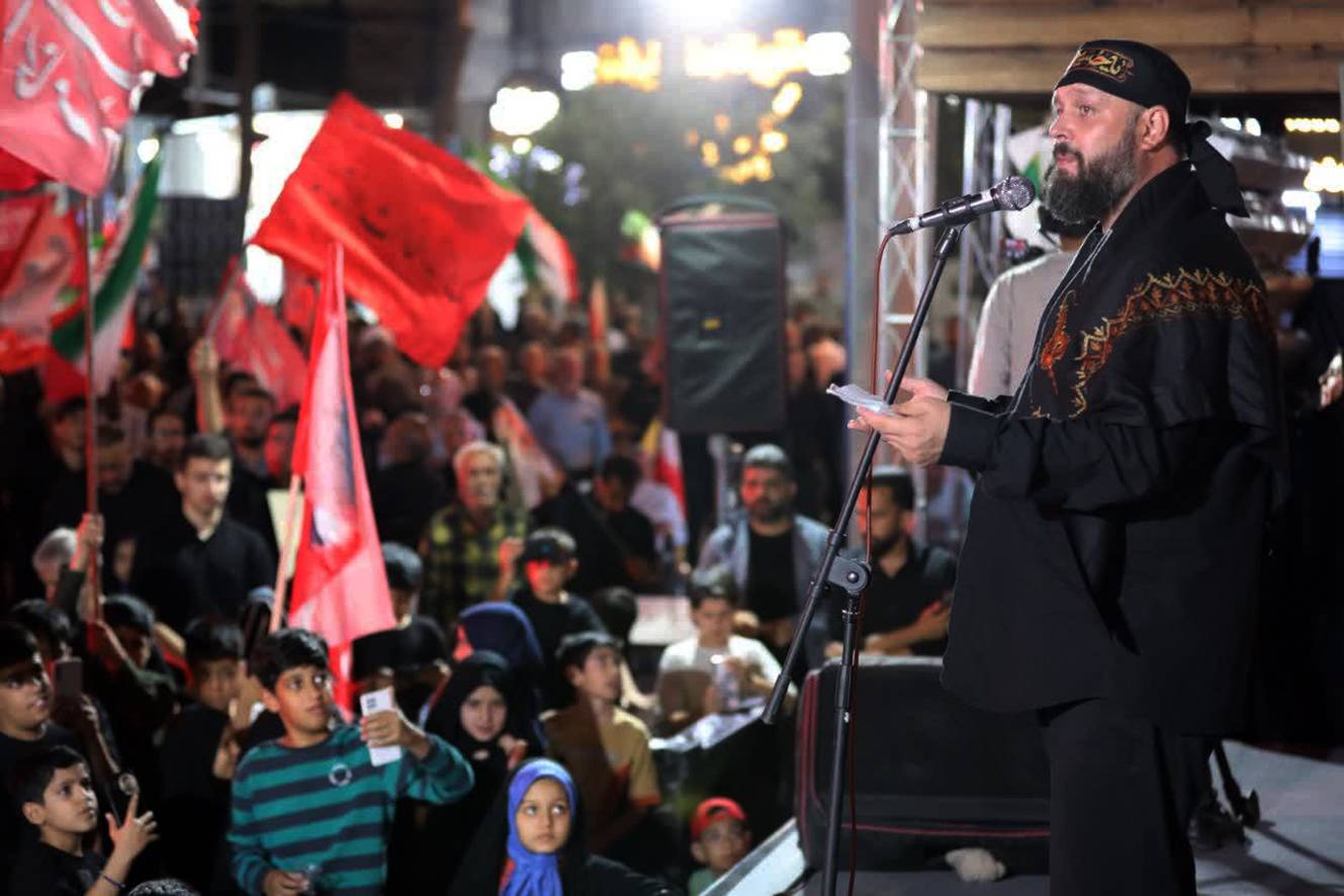 و باری دیگر از صمیم قلبشان با رهبر معظم انقلاب اسلامی بیعت نمودند