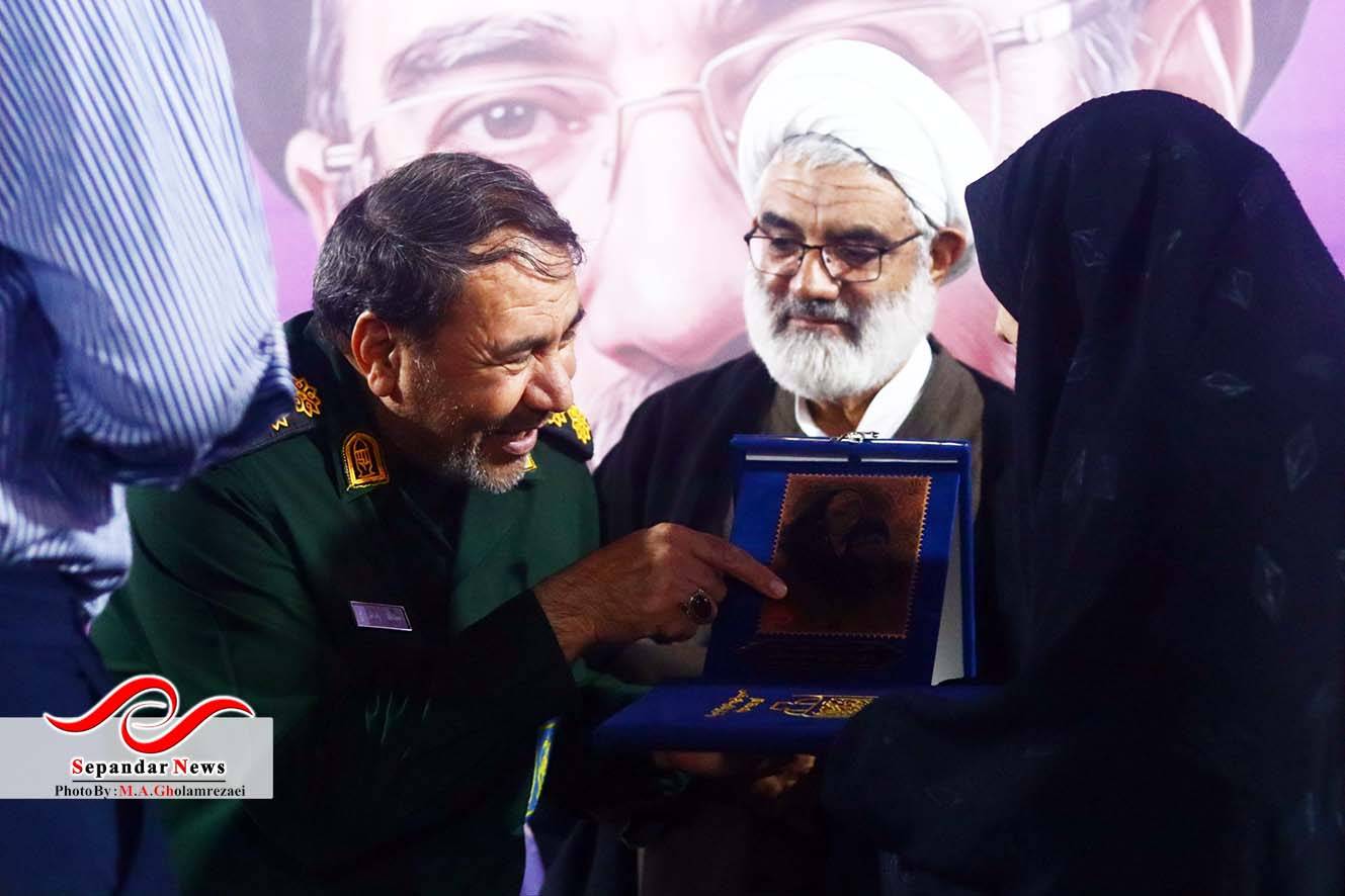 دهمین جشنواره استانی فانوس در میدان