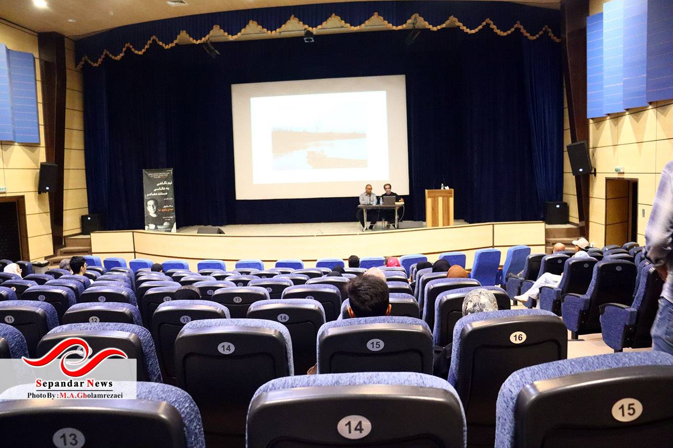 نشست «نیم‌نگاهی به عکاسی مستند معاصر» در رفسنجان برگزار شد