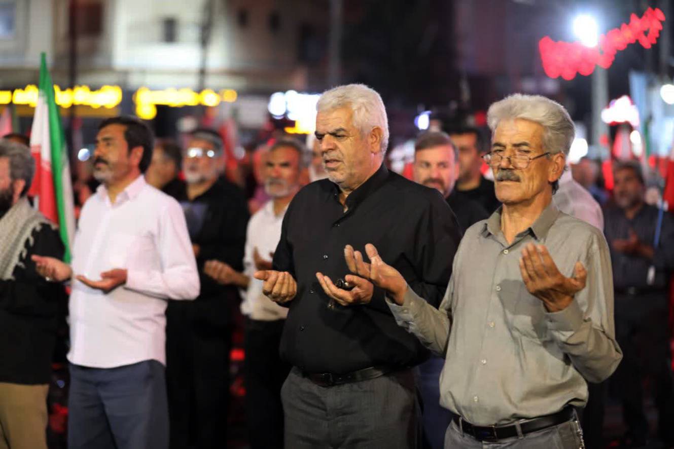 و باری دیگر از صمیم قلبشان با رهبر معظم انقلاب اسلامی بیعت نمودند