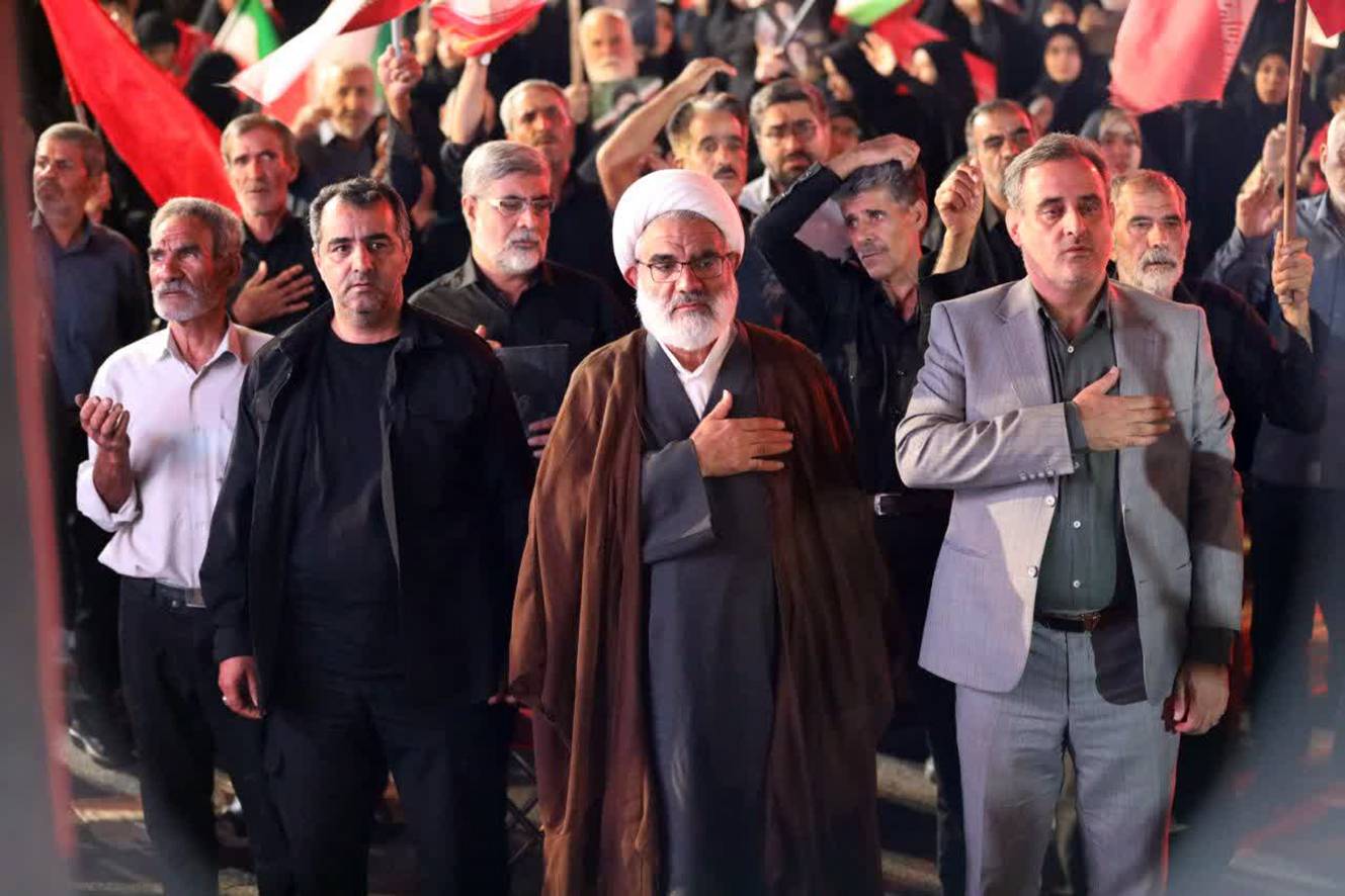 و باری دیگر از صمیم قلبشان با رهبر معظم انقلاب اسلامی بیعت نمودند