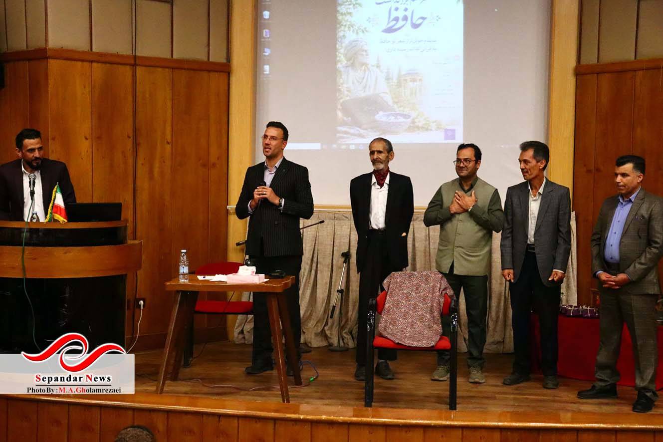 ارغوان جامِ عقیقی به سمن خواهد داد