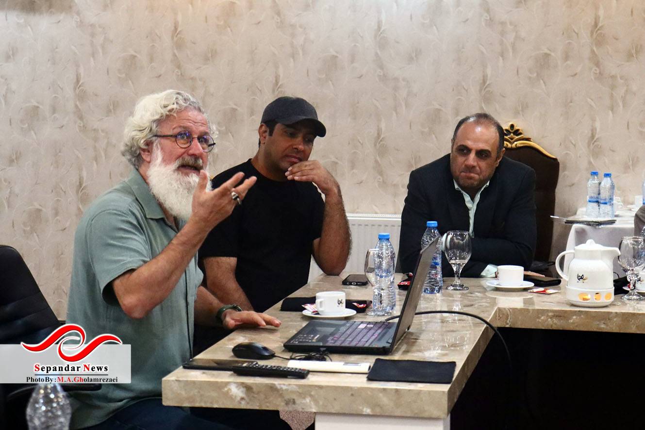 گزارش تصویری کارگاه های برگزار شده سومین جشنواره ملی فیلم رفسنجان (شهرنما)




عکس: محمدامین غلامرضایی