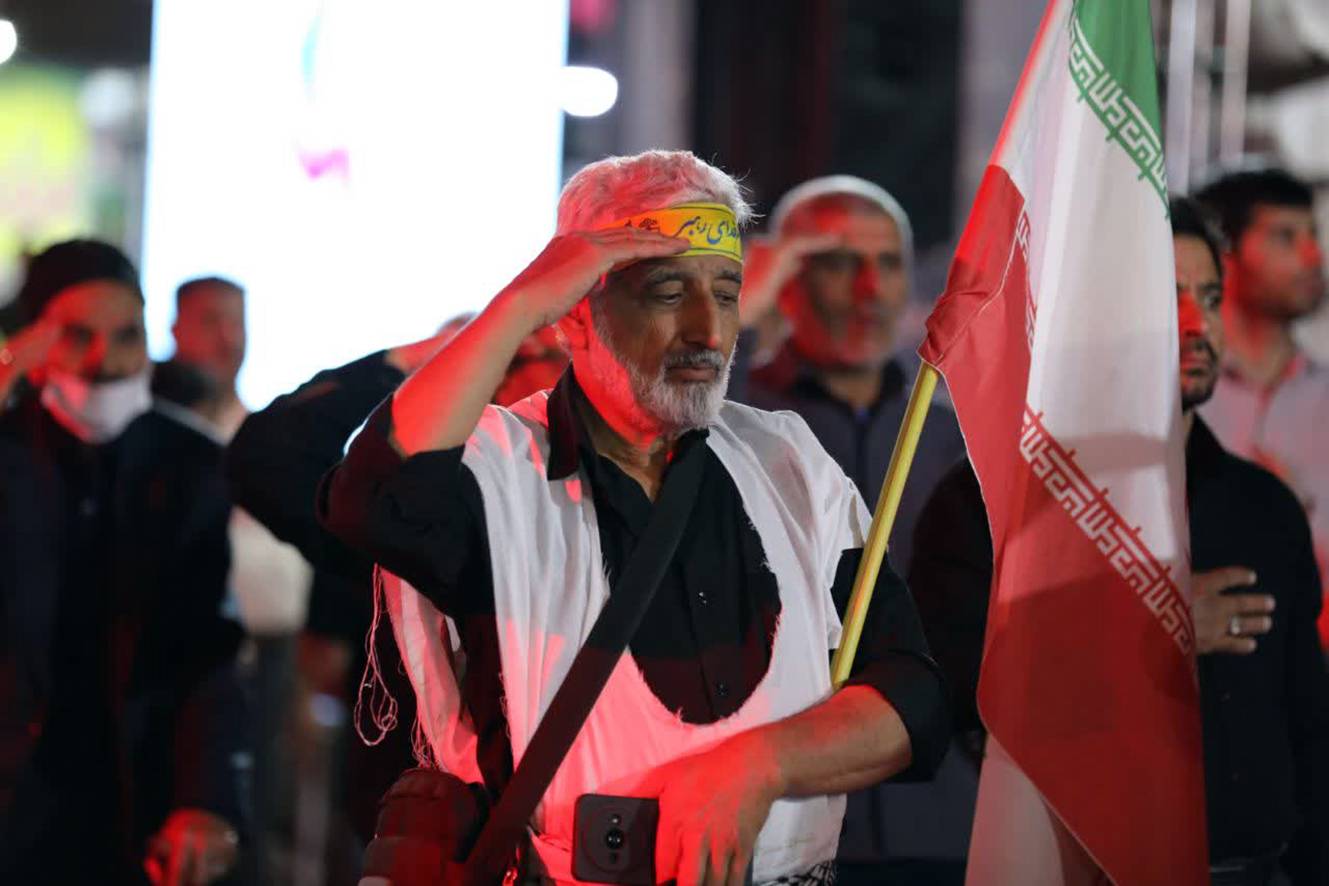 و باری دیگر از صمیم قلبشان با رهبر معظم انقلاب اسلامی بیعت نمودند