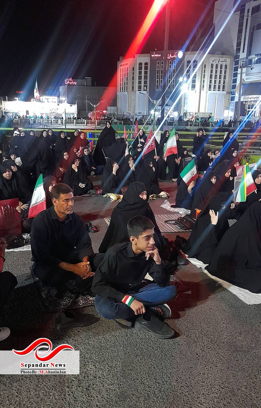 صد و سی شب در میدان گزارش تصویری قرار شبانه مردم رفسنجان در میدان شهید سلیمانی